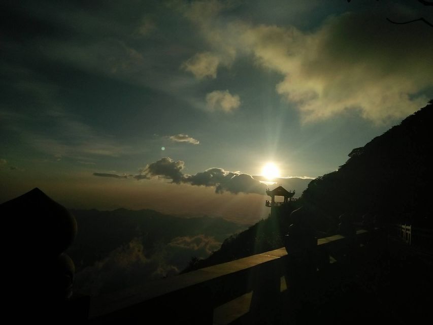 2-Day Fansipan Mountain Trek - Indochina's Highest Peak - The guide and porter make the difference