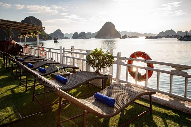 2-day Ha Long Bay Cruise included Transfer, Kayking and Swimming - Starting in Hanoi at 8:00 am