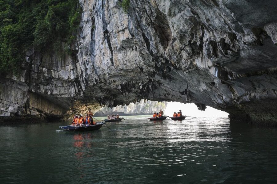 2-Day Ha Noi - Ninh Binh - Ha Long Bay Highlights Tour - The climb to Mua Cave and Lying Dragon Mountain