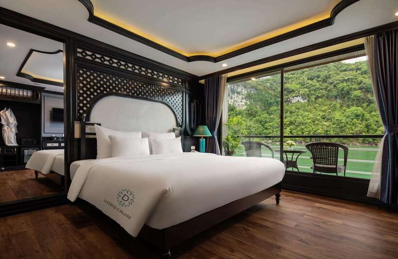 2-Day: Halong Lan Ha Bay 5 Stars Cruises w/Balcony & Bathtub - Sunset, cooking, and a quiet anchorage