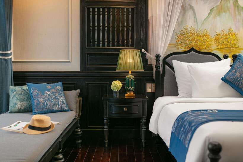 2-Day: Halong Lan Ha Bay 5 Stars Cruises w/Balcony & Bathtub - Who should book this cruise?