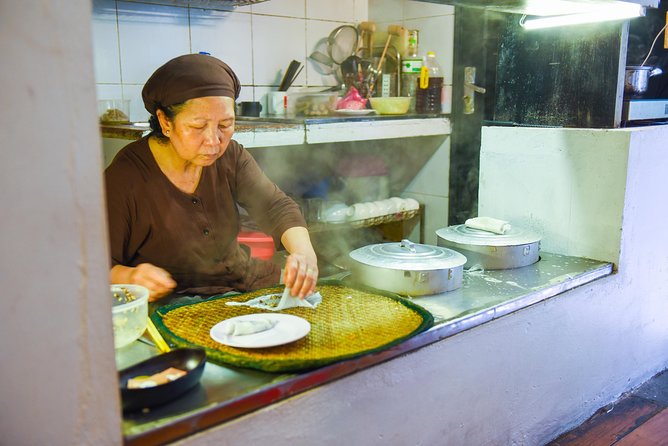 2-Day In Halong Bay Cruise With Transfer From Hanoi - From Hanoi’s Old Quarter to Tuan Chau Harbor