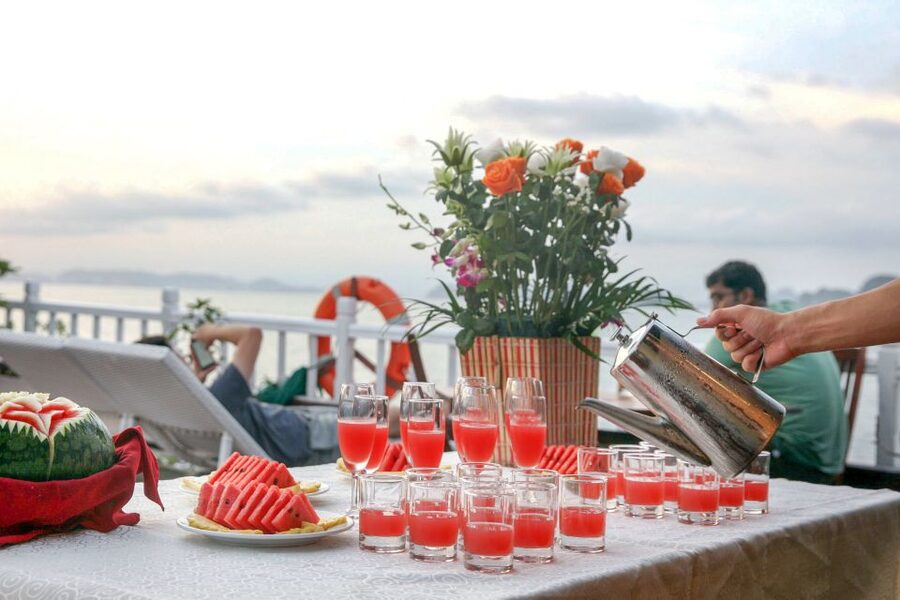 2-Day Royal Palace Ha Long Bay & Ti Top Island Cruise - Who should book this cruise?
