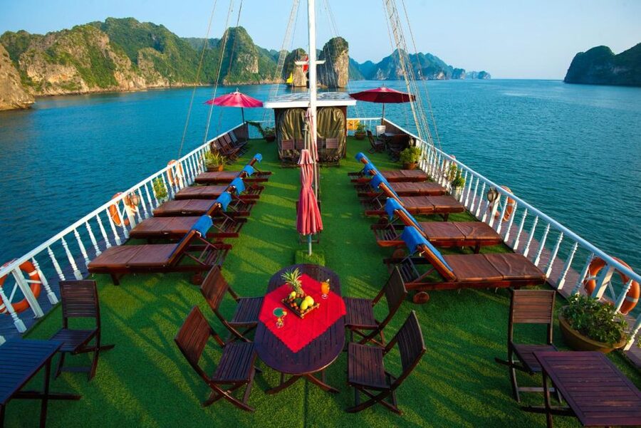 2-Day Royal Palace Ha Long Bay & Ti Top Island Cruise - What this Ha Long Bay trip is really like
