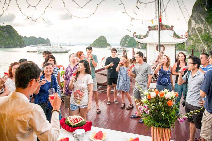 2-Day Royal Palace Ha Long Bay & Ti Top Island Cruise - Sunset, dinner, and an evening on the boat
