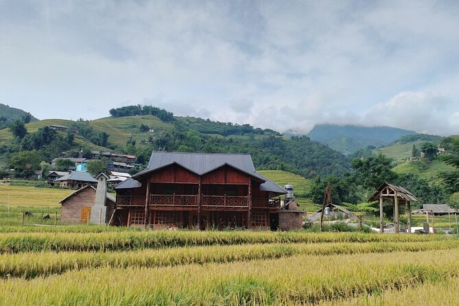2-Day Sapa Guided Tour Slipping in Homestay From Hanoi - Sapa arrival and the first mountain ride