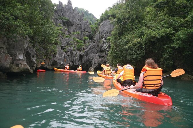 2 Days 1 Night Overnight on Cruise in Halong Bay - Kayaking, bamboo boats, and local life