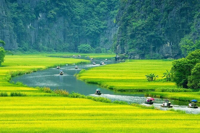 2-Days Sapa Tour with Fansipan Cable Car Trekking Three Village - Lunch, Sapa town, and the long ride home