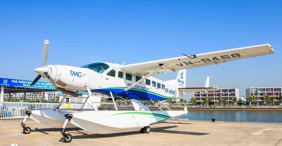 25 minutes sightseeing flight in Halong Bay by Seaplane - Starting at Tuan Chau Marina