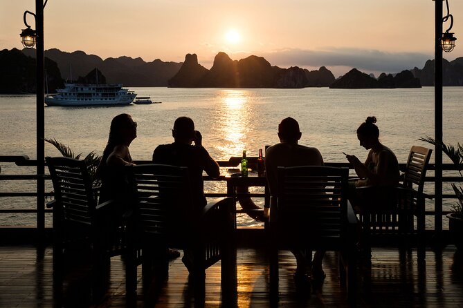 2D1N: Halong Bay 4-Star Cruise - Cave, Kayak, Swim, Meals - The cabin and the four-star promise