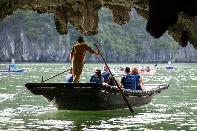 2D1N: Halong Bay 4-Star Cruise - Cave, Kayak, Swim, Meals - Lunch with the limestone pillars