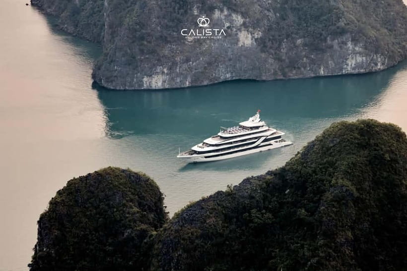 2D1N Halong Bay 6-Star Cruise: Fine Dining, Cave & Kayaking - Sung Sot Cave, Ha Long Bay’s big first stop