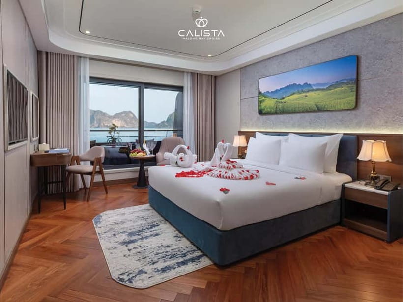 2D1N Halong Bay 6-Star Cruise: Fine Dining, Cave & Kayaking - A quiet night on the water