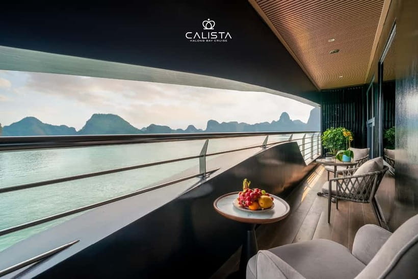 2D1N Halong Bay 6-Star Cruise: Fine Dining, Cave & Kayaking - Kayaking or bamboo boat through Luon Cave