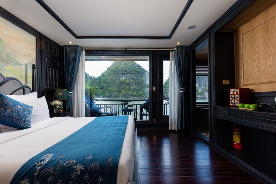 3-Day 2-Night Lan Ha Bay 5-Star Cruise - Food, vegetarian meals, and the daily schedule