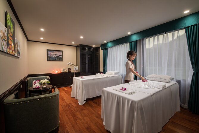 3D2N Luxury HaLong Bay with Aspira Cruise: kayak, Cat Ba island - Who should book the Aspira Cruise?