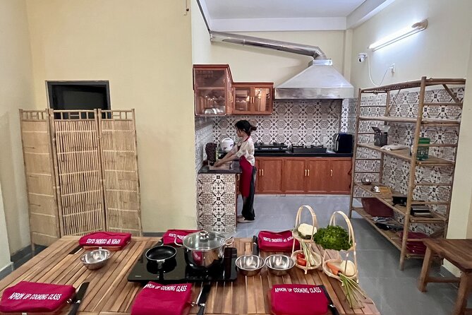5 traditional dishes Da Nang cooking class with market trip - Starting at Nguyễn Bá Lân Street