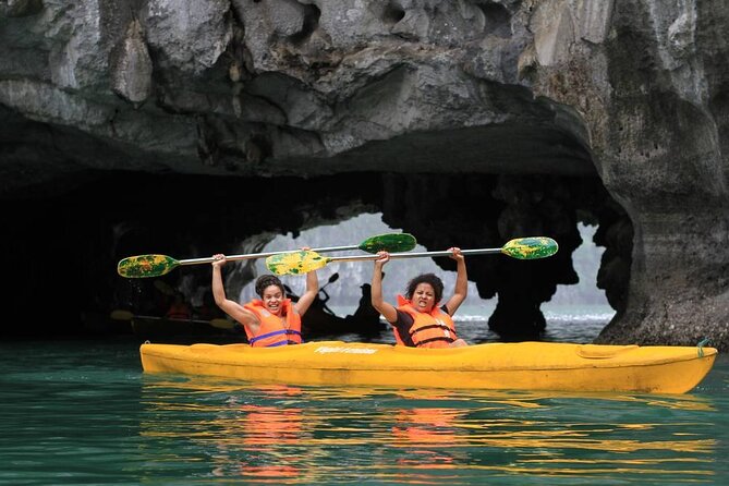 6 Hour Cruise in Hanoi - Kayaking or a bamboo boat at Luon Cave