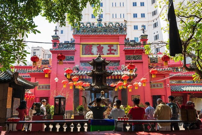 8 days 360° Vietnam Adventure from Hanoi - Hanoi begins with temples, prison history, and a lake walk