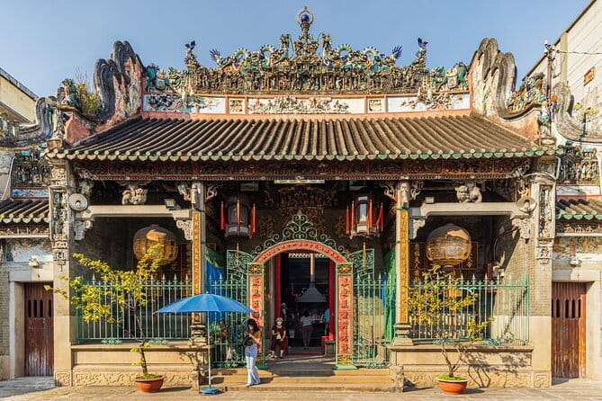 8 days 360° Vietnam Adventure from Hanoi - Ha Long Bay gives you a night on the water
