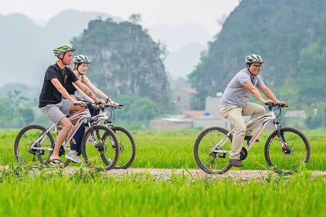 9-Day Vietnam Tour | Explore the North and Central | Top Packages - Day 4: Trang An by sampan, then Mua Cave and Bich Dong