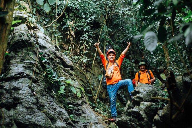 Abandoned Valley Adventure - E Cave & Golden Cave - 1D - The return walk and the 4:30 p.m. finish