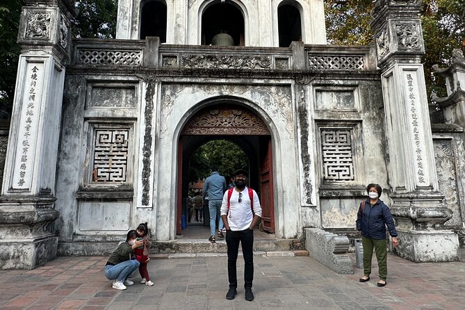 All-in-One Hanoi Walking Tour Through a Train Street - What Nathan’s Guiding Style Adds