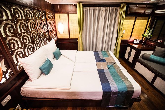 All inclusive Bhaya 2-Day Halong Bay Tour - Cooking, dinner, and squid fishing after dark
