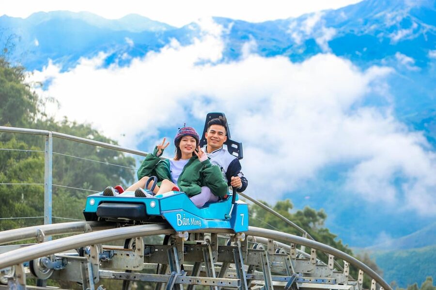 Alpine Coaster Ban Mong Experience in Sapa - Vietnam - The uphill section through the clouds