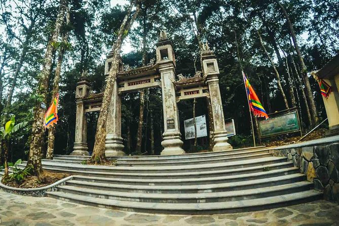 Ba Vi National Park Private Tour: Sightseeings & Jungle Hikking - Lunch in the park, with local food at your own cost