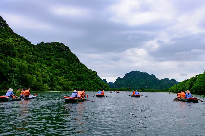 Bai Dinh- Mua Cave and Trang An boat trip - Trang An by sampan, nearly three hours on the river