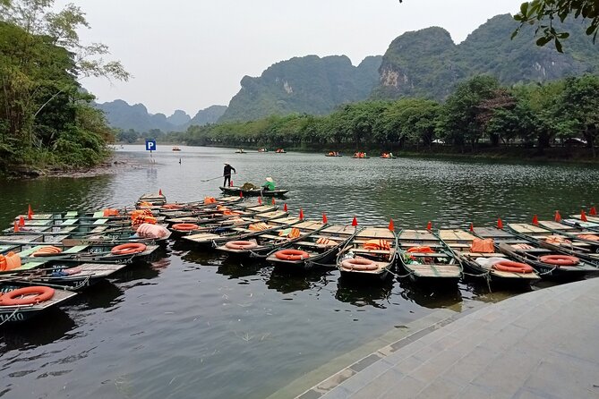 Bai Dinh, Trang An and Mua Cave Day Trip from Hanoi - The long return to Hanoi