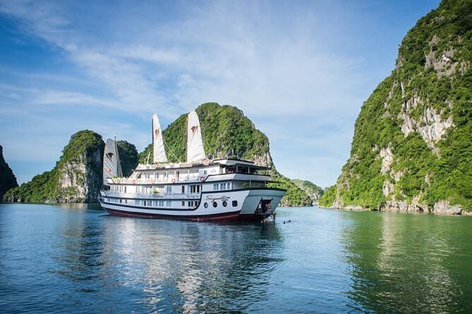 Bai Tu Long Bay 2 Day 1 Night Cruise - Your first afternoon on the water