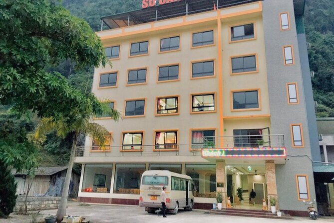 Ban Gioc Waterfall 3 Days 2 Nights From Hanoi - Day 3: Dawn, simple breakfast, and water activities