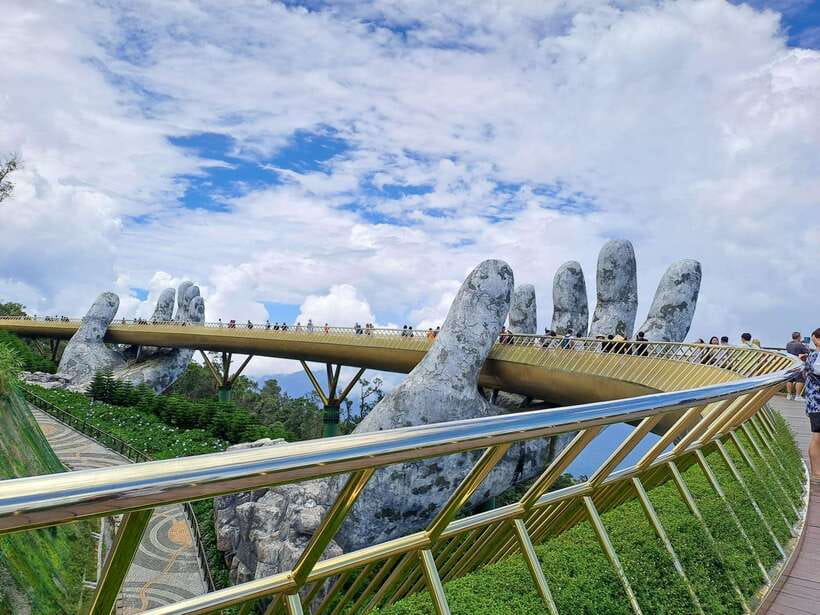 Bana Hills & Golden Hand Bridge Tour from Hoi An/ Da Nang - Riding the cable car into Ba Na Hills