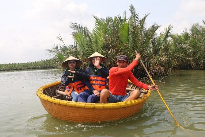 Basket Boat Tour from Da Nang/HoiAn by Lunch & Cafe Class Private - Why the private format matters