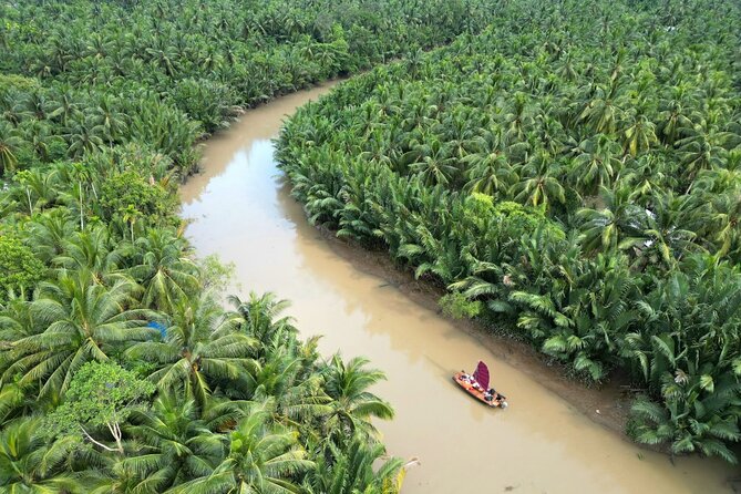 Ben Tre Mekong Zig Zag: Scooter, Sailboat, and Food (Full day) - A three-hour Mekong lunch and hammock break