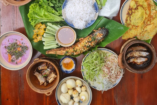 Ben Tre Mekong Zig Zag: Scooter, Sailboat, and Food (Full day) - Ben Tre city, the market, and local street food