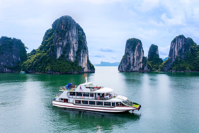 Best Halong 5 star Day Trip, inclusive,buffet,cave,kayak,transfer - Titop Island: beach time with a steep payoff