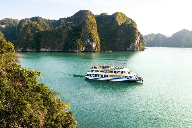 Best Value Ha Long bay 1 day - Lunch, kayak, swimming, transfer - Titop Island for swimming or 500 steps