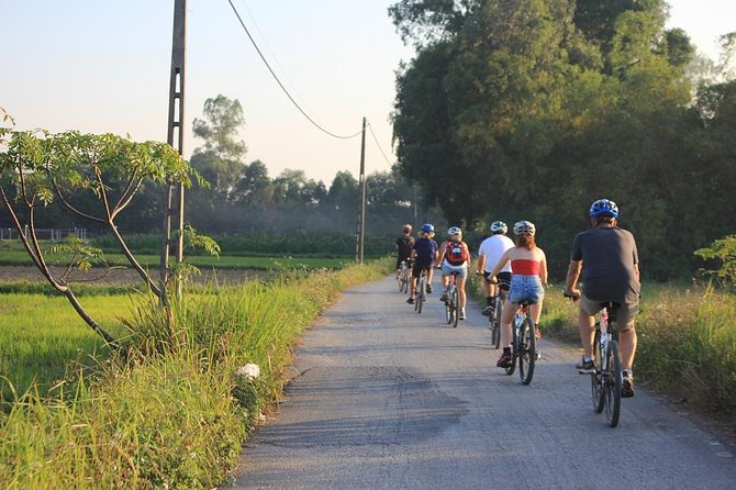 Bicycle Tours Hanoi: Full Day Bicycle Tours City & Countryside - The railway and Huu Tiep Lake