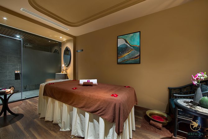 Bliss for her package - The floral foot ritual starts the treatment