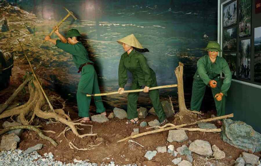 Boat Ride Phong Nha Cave & Vietnam’s Historic Command Cave - Key points at a glance