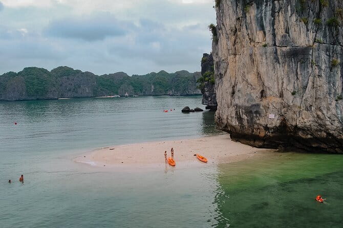 Bus Cat Ba island to Ha Noi - Is $12 a good value?