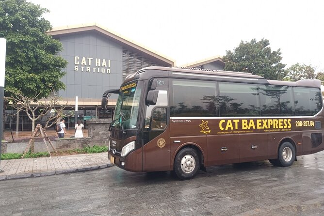 Bus Hanoi to Cat Ba Island with Cat Ba Express - The 10-minute speedboat crossing