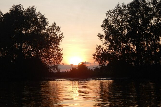 Cai Rang floating market, see sunrise, CaCao orchard, small canal - Muoi Cuong Cocoa Farm and Tropical Fruit