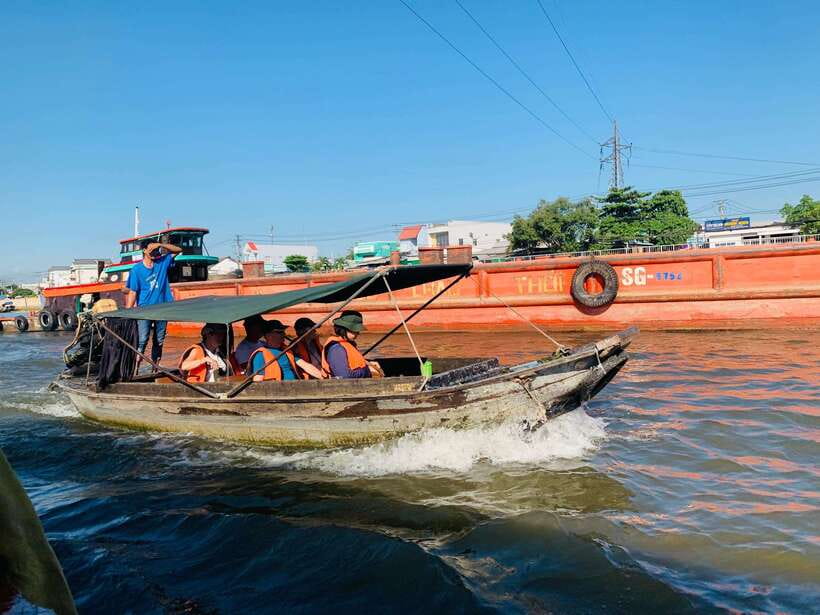 Can Tho: Cai Rang Floating Market and Canals - Cruising the narrow canals after the market