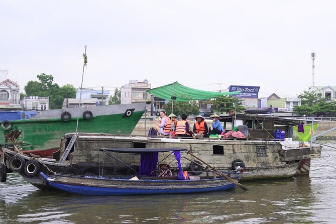 Can Tho Floating Market and Fruit Garden Tour - A quieter turn into the small canal