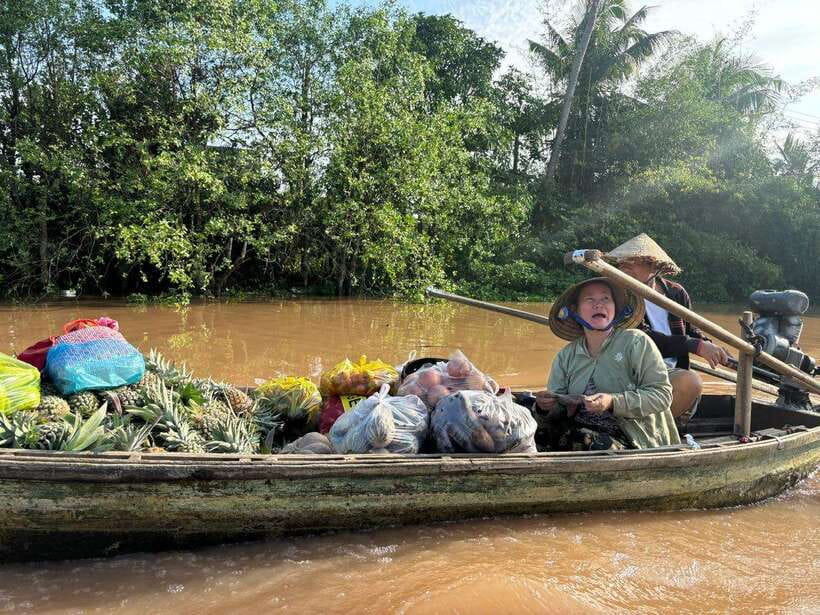 Can Tho: Floating Market, Canal, Cacao Farm & Mekong' Life - Walking through peaceful villages