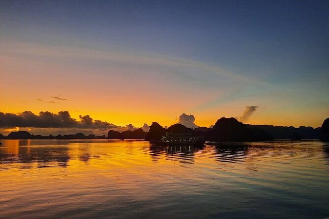 Cat Ba: Sunset & Bioluminescent Kayaking on Lan Ha Bay - Returning to Cat Ba by 8:30 pm